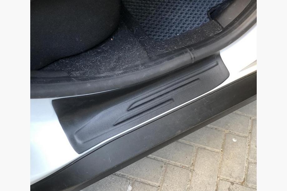 Dacia Duster 2018-2024 Coperture battitacco EuroCap (4 pz, ABS) Foto 2