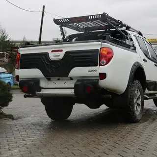 Copertura in plastica per cofano bagagliaio Mitsubishi L200 2006-2015 foto 2