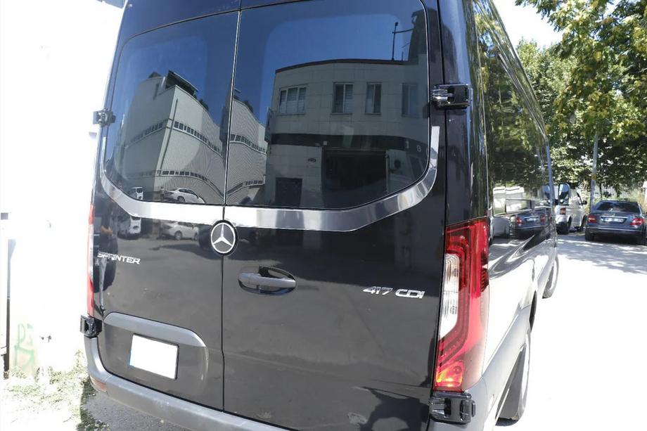 Mercedes Sprinter W907/W910 2018- Cornice vetro posteriore V-2 Carmos (2 pz, acciaio inox) Foto 3