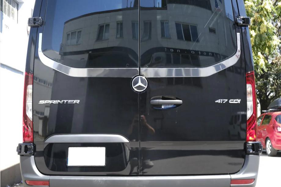 Mercedes Sprinter W907/W910 2018- Cornice vetro posteriore V-2 Carmos (2 pz, acciaio inox) Foto 1