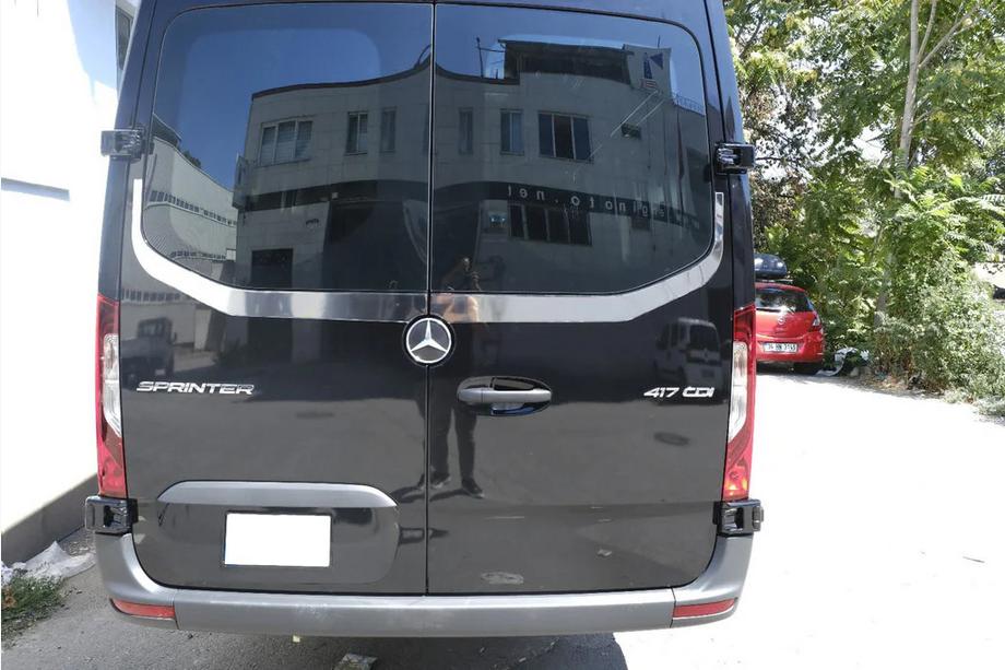 Mercedes Sprinter W907/W910 2018- Cornice vetro posteriore V-2 Carmos (2 pz, acciaio inox) Foto 4