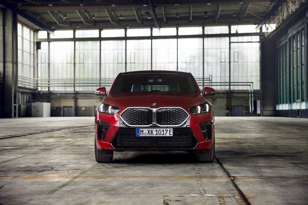 Crossover compatto elettrico BMW iX2