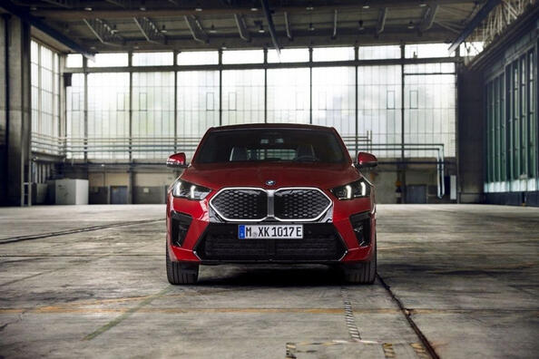 Crossover compatto elettrico BMW iX2