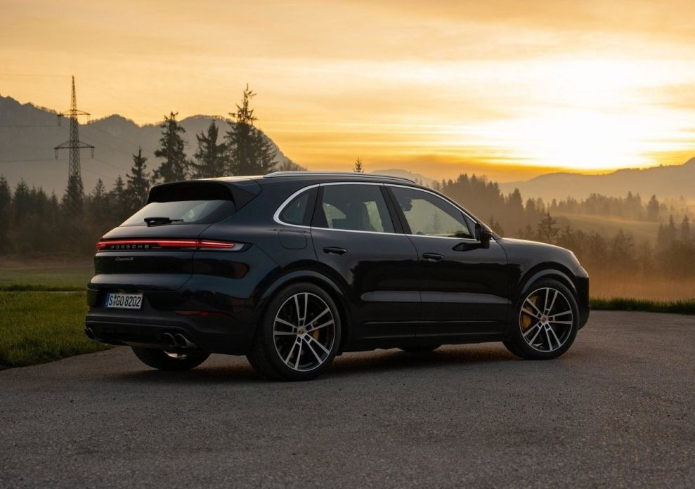 Revisione del crossover sportivo aggiornato Porsche Cayenne