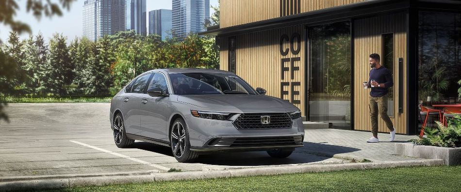 Revisione della berlina Honda Accord di nuova generazione