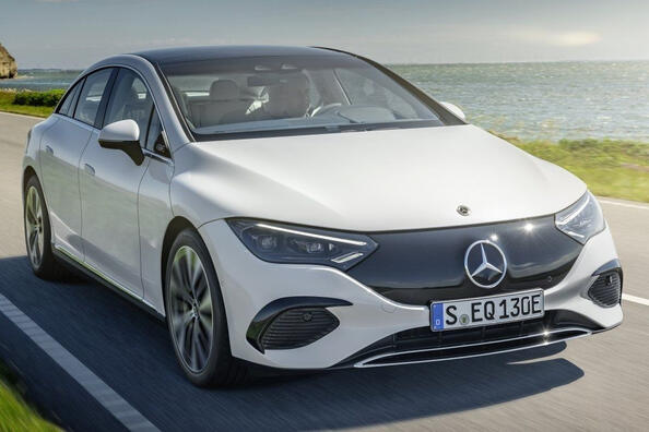 Recensione della berlina elettrica Mercedes-Benz EQE (V295) Foto 2