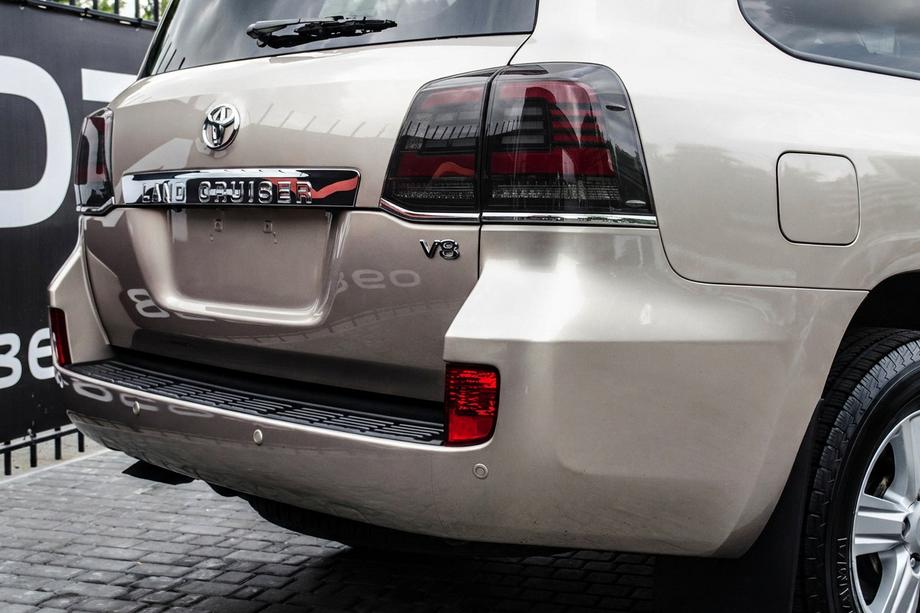 Toyota Land Cruiser 200 2007-2021 Fanali Posteriori 2008-2015 (Sequential Red) Image