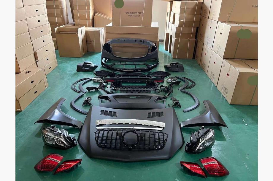 Mercedes GL class X164 2006-2012 Kit restyling per GLS X166 AMG Foto 4