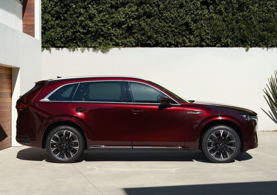 Recensione del SUV a grandezza naturale Mazda CX-90