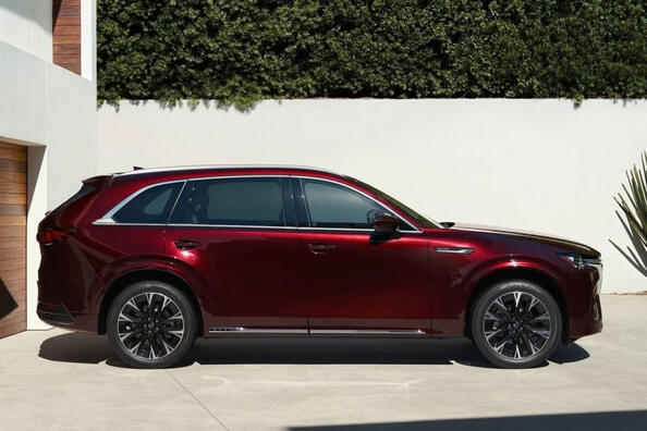 Recensione del SUV a grandezza naturale Mazda CX-90 Foto 3