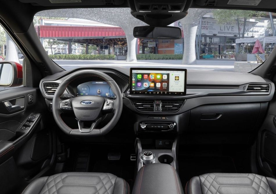 Revisione del crossover aggiornato Ford Escape