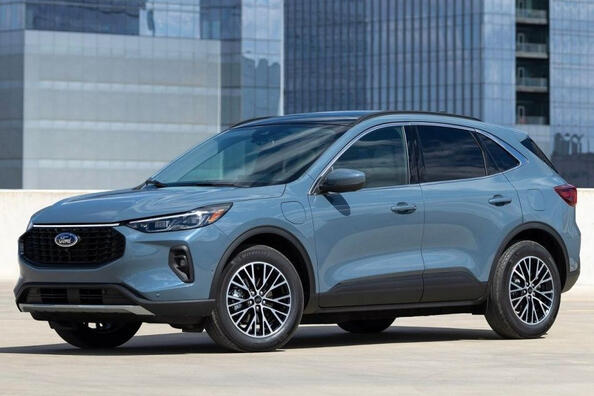 Revisione del crossover aggiornato Ford Escape