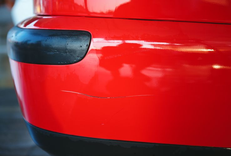 Come rimuovere un graffio dalla carrozzeria di un’auto?
