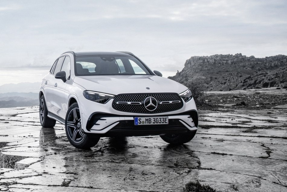 Revisione del crossover a trazione integrale della Mercedes-Benz GLC di seconda generazione