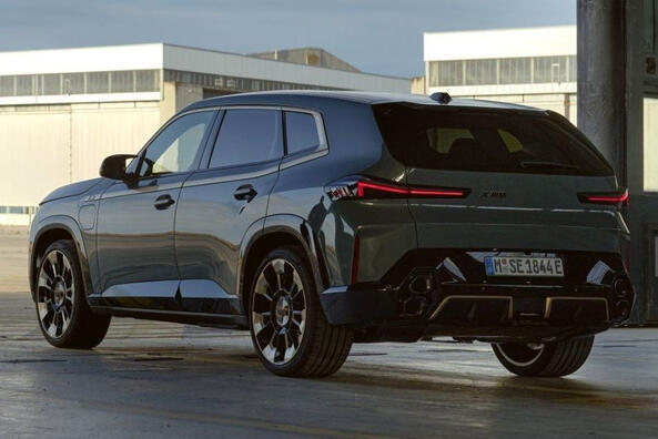 Crossover ibrido di lusso a trazione integrale BMW XM Foto 5