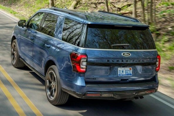 Restyling del SUV Ford Expedition di quarta generazione Foto 4