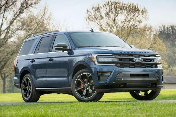 Restyling del SUV Ford Expedition di quarta generazione Foto 2