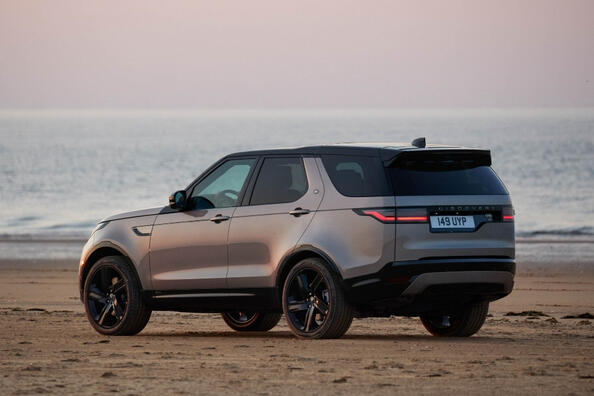 Revisione della quinta generazione del SUV Land Rover Discovery Foto 2