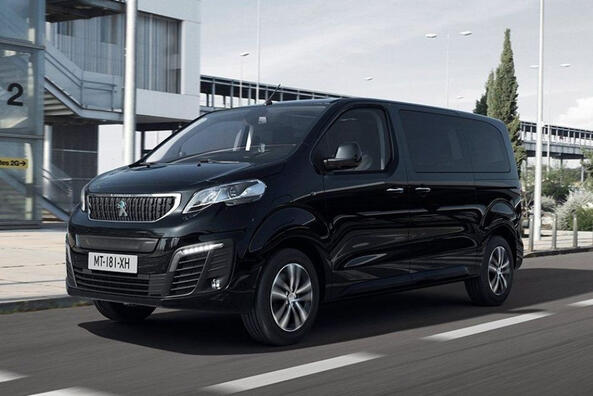 Recensione del minivan elettrico Peugeot e-Traveller
