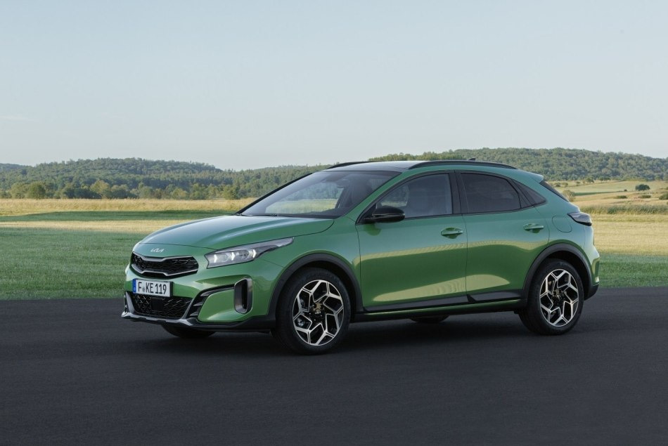Revisione della berlina fuoristrada KIA XCeed aggiornata