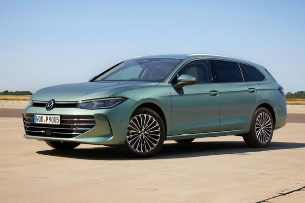 Revisione della station wagon Volkswagen Passat Variant della nuova generazione