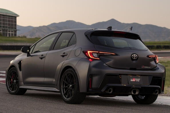 Hatchback Toyota Corolla GR a quattro ruote motrici «caricata» Foto 3