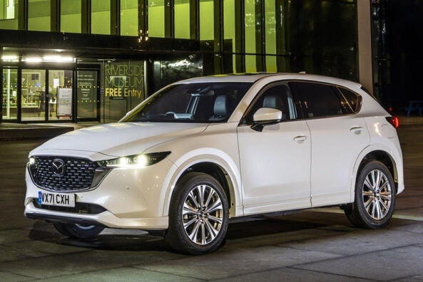 Revisione del crossover Mazda CX-5 aggiornato di seconda generazione Foto 3