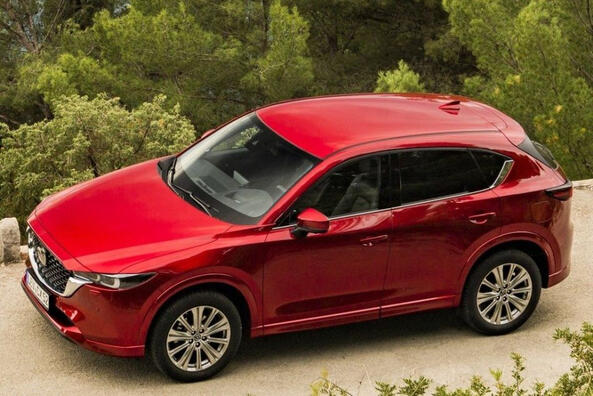 Revisione del crossover Mazda CX-5 aggiornato di seconda generazione Foto 1