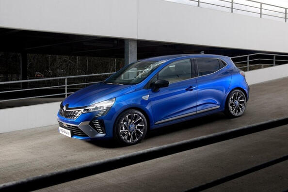 Revisione della berlina Renault Clio aggiornata
