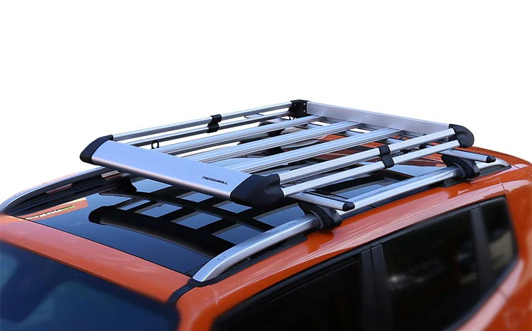 Come scegliere un baule da spedizione per un’auto?