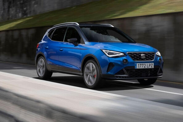 Panoramica del crossover compatto SEAT Arona aggiornato Foto 3