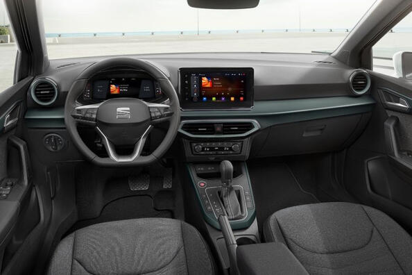 Panoramica del crossover compatto SEAT Arona aggiornato Foto 5