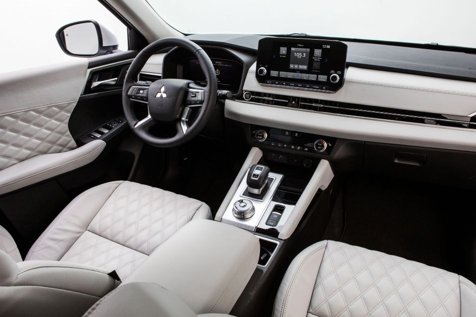 Recensione Mitsubishi Outlander: una combinazione di eleganza e comfort