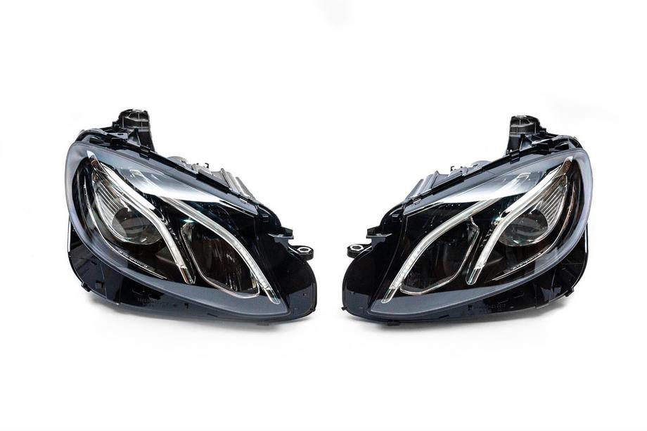 Mercedes E-class W213 2016-2023 Fari anteriori OEM 2016-2020 (2 pz, senza centraline, LED) Foto 1