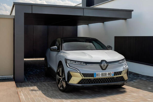 Recensione della berlina elettrica Renault Megane E-Tech