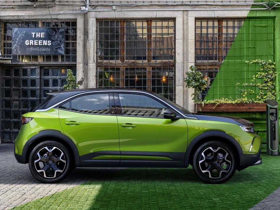 Recensione del crossover urbano elettrico Opel Mokka-e