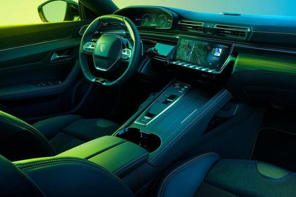 Revisione della station wagon Peugeot 508 SW aggiornata Foto 6