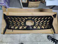 Lexus LX570/450d 2008-2022 Griglia anteriore TRD (2012-2015) Offerta foto 2