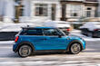 Panoramica della berlina elettrica compatta MINI Hatchback Electric foto 3