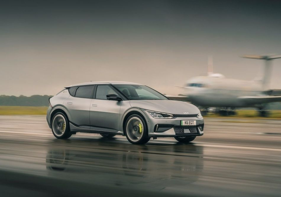 Revisione del crossover elettrico a trazione integrale da 585 cavalli: KIA EV6 GT