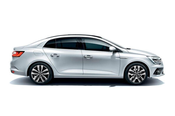 Panoramica della quarta incarnazione aggiornata della Renault Megane Sedan Foto 5