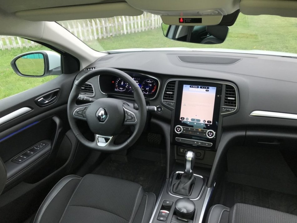 Panoramica della quarta incarnazione aggiornata della Renault Megane Sedan