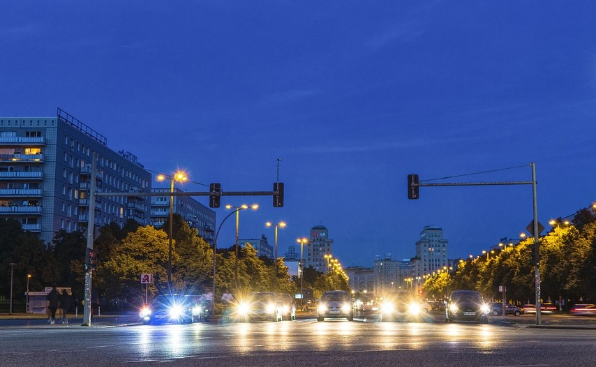 Xenon o alogene: come scegliere le lampade per la tua auto