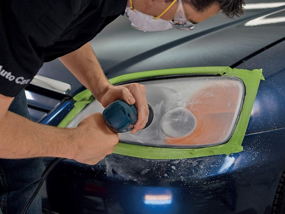 Perché è necessaria la lucidatura dei fari dell’auto?