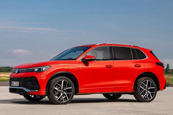 Recensione della nuova generazione del crossover Volkswagen Tiguan Foto 2