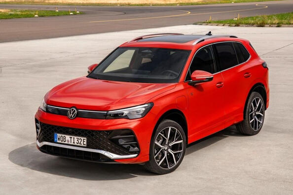 Recensione della nuova generazione del crossover Volkswagen Tiguan Foto 1