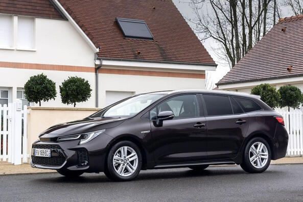 Suzuki Swace: una pratica station wagon dal “cuore” ibrido