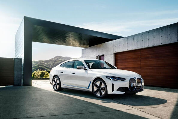 Recensione della BMW i4 liftback elettrica