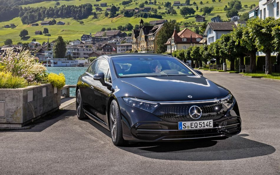 EQS: l’ammiraglia delle auto elettriche di Mercedes-Benz