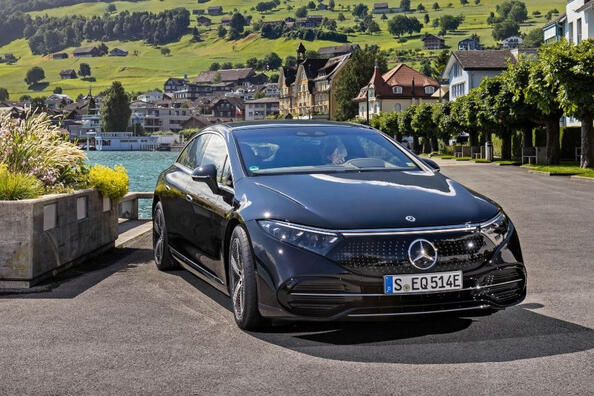 EQS: l’ammiraglia delle auto elettriche di Mercedes-Benz